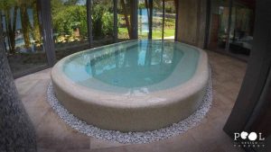 Il rivestimento di finitura per piscine Duraston è un prodotto decorativo di prima qualità e di lunga durata che renderà qualsiasi piscina più bella, naturale e riconoscibile con stile.