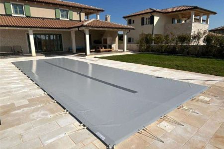 Tutto ciò che serve per la piscina in un unico posto - attrezzature piscina e accessori piscina. Trasformiamo la vostra visione di piscina in idea che progettiamo, costruiamo piscine e installiamo tutte le attrezzature e le tecnologie necessarie, voi godete il nuoto.